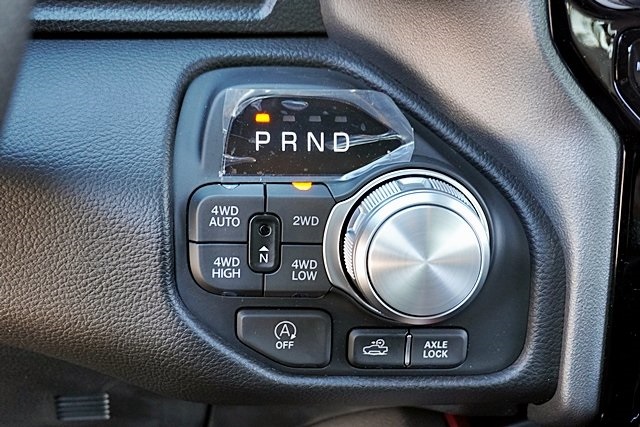 New 2026 Diamond Black Crystal Pearl-Coat Exterior Paint RAM Rebel image 38