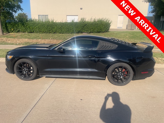 2017 Ford Mustang V6 photo 6