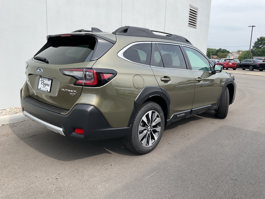 2025 Subaru Outback Limited XT photo 3