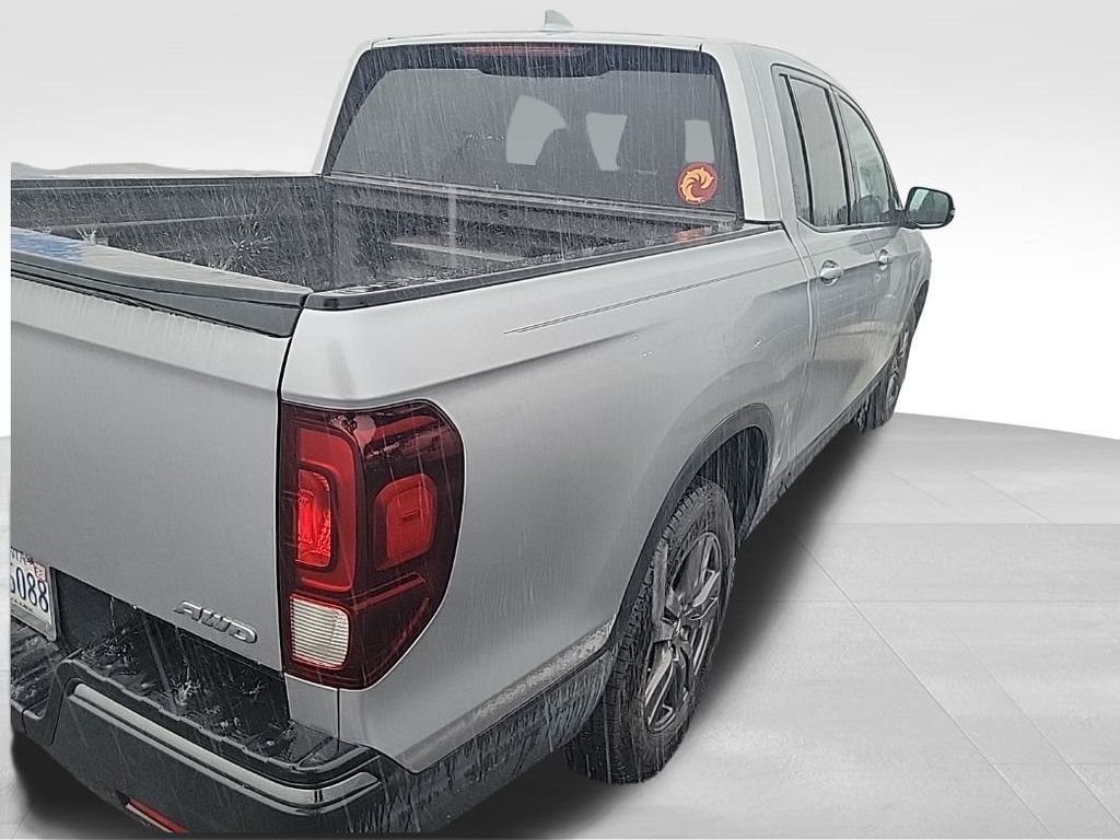 2019 Honda Ridgeline Sport photo 3