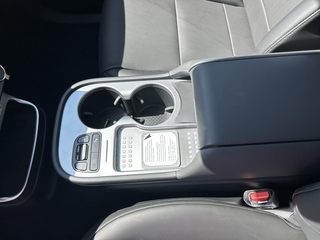 2026 Hyundai Ioniq SEL photo 16