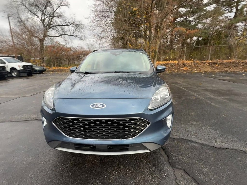 2020 Ford Escape Titanium photo 2