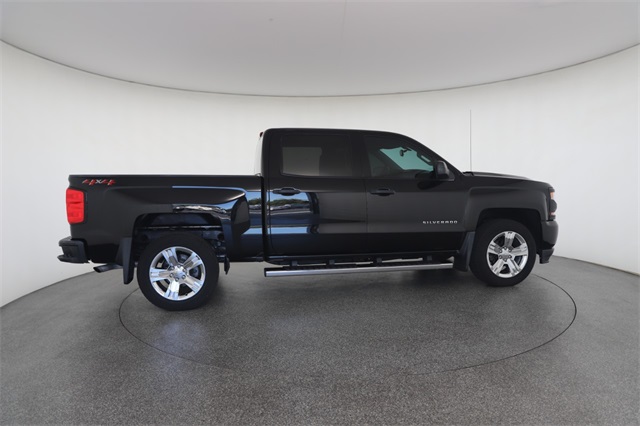 2018 Chevrolet Silverado 1500 Custom photo 21