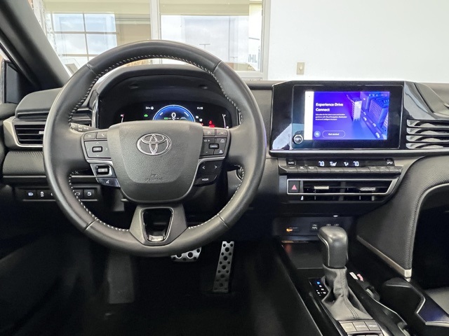 2025 Toyota Camry SE photo 4