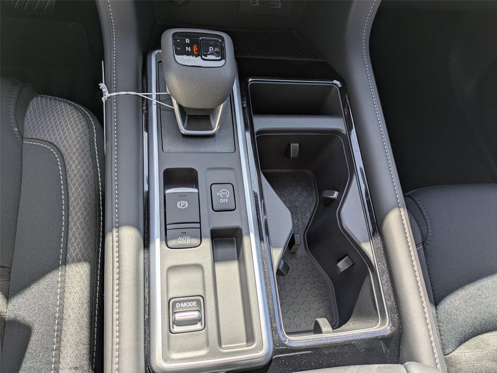 2025 Nissan Pathfinder SV photo 20