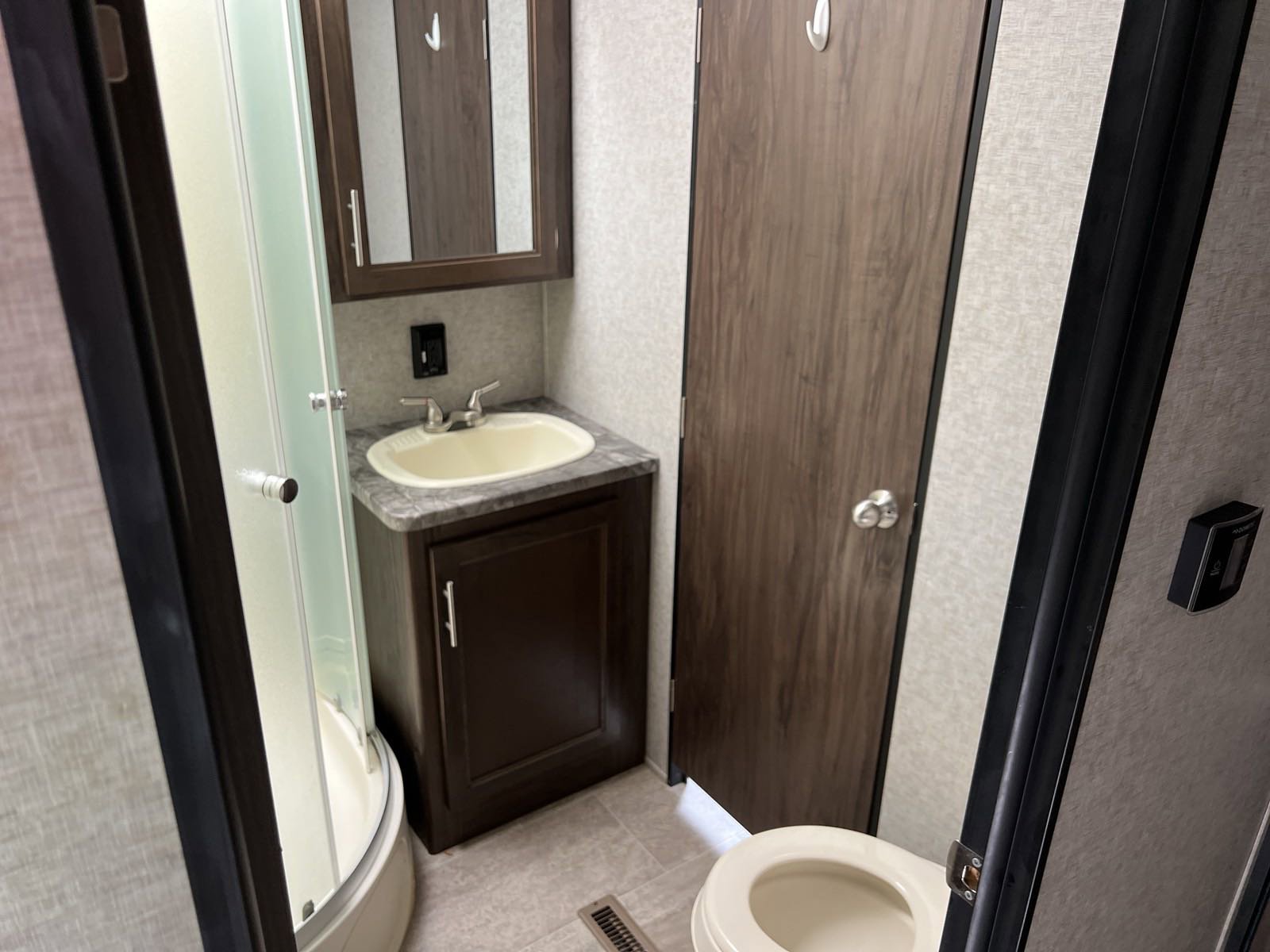 Used 2019  Forest River  image 19