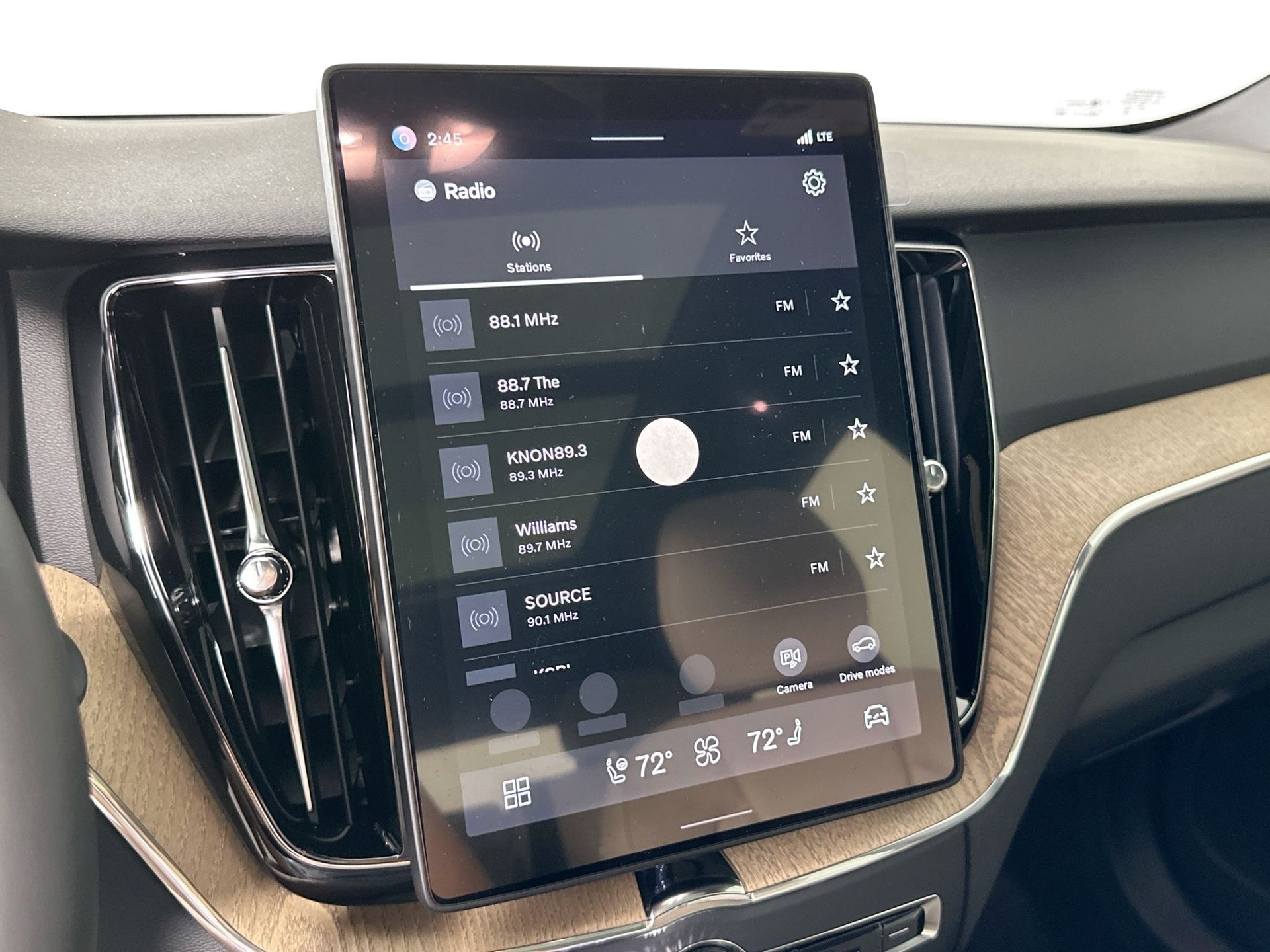 2026 Volvo XC60 B5 Core photo 11