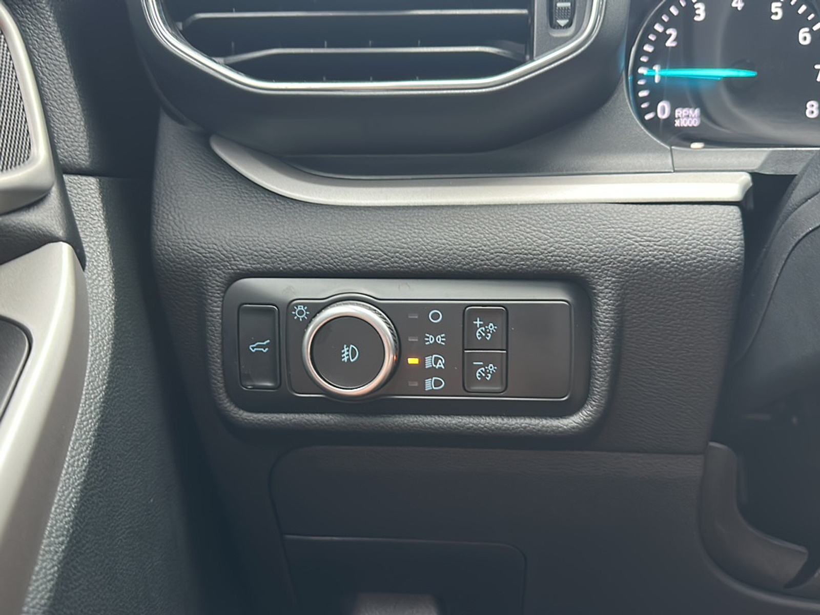 2024 Ford Explorer XLT photo 28