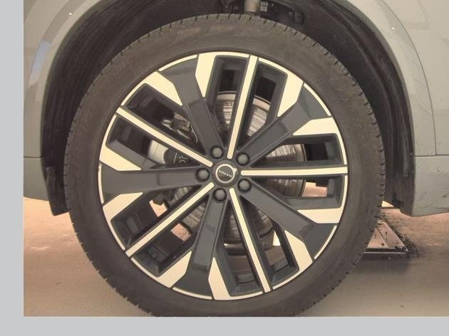 2025 Volvo XC90 Plus photo 3