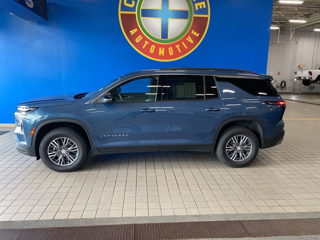 2025 Chevrolet Traverse photo 8