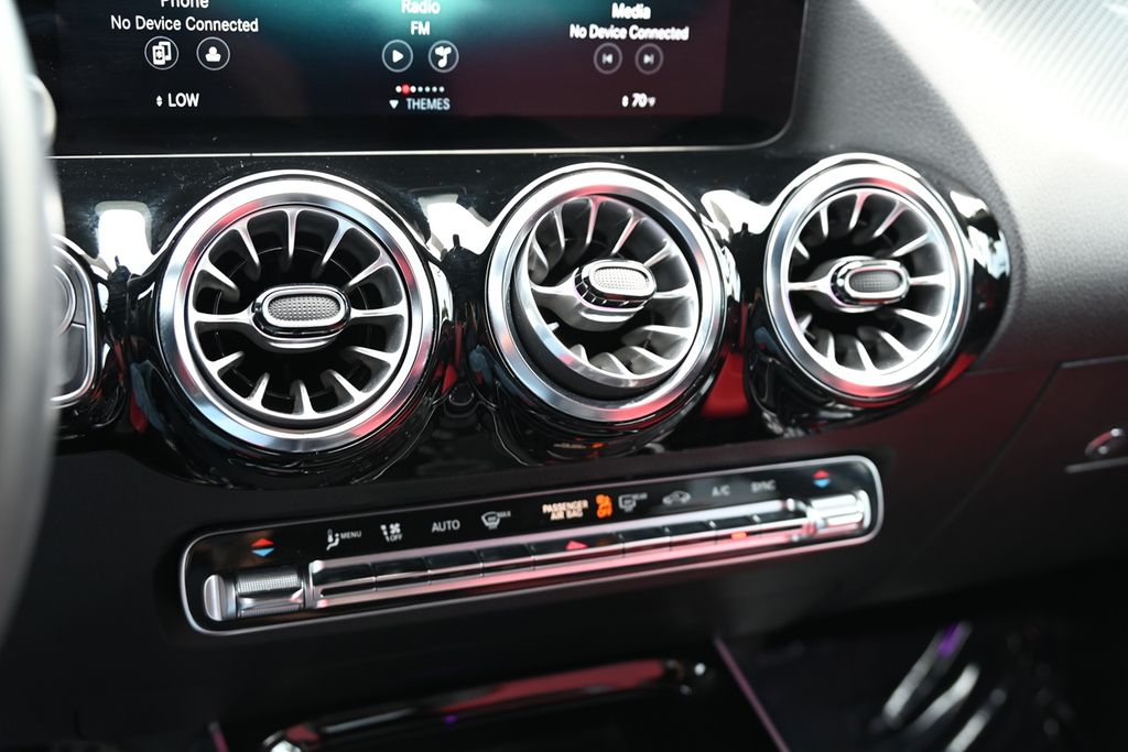2023 Mercedes Benz GLA 250 photo 22