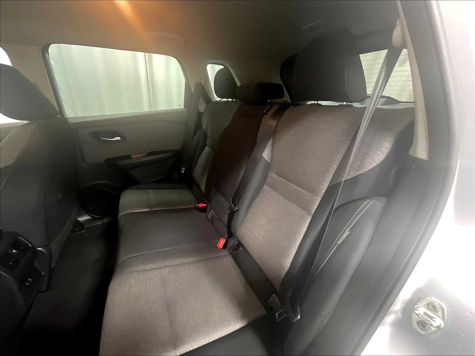 2023 Nissan Rogue SV photo 14