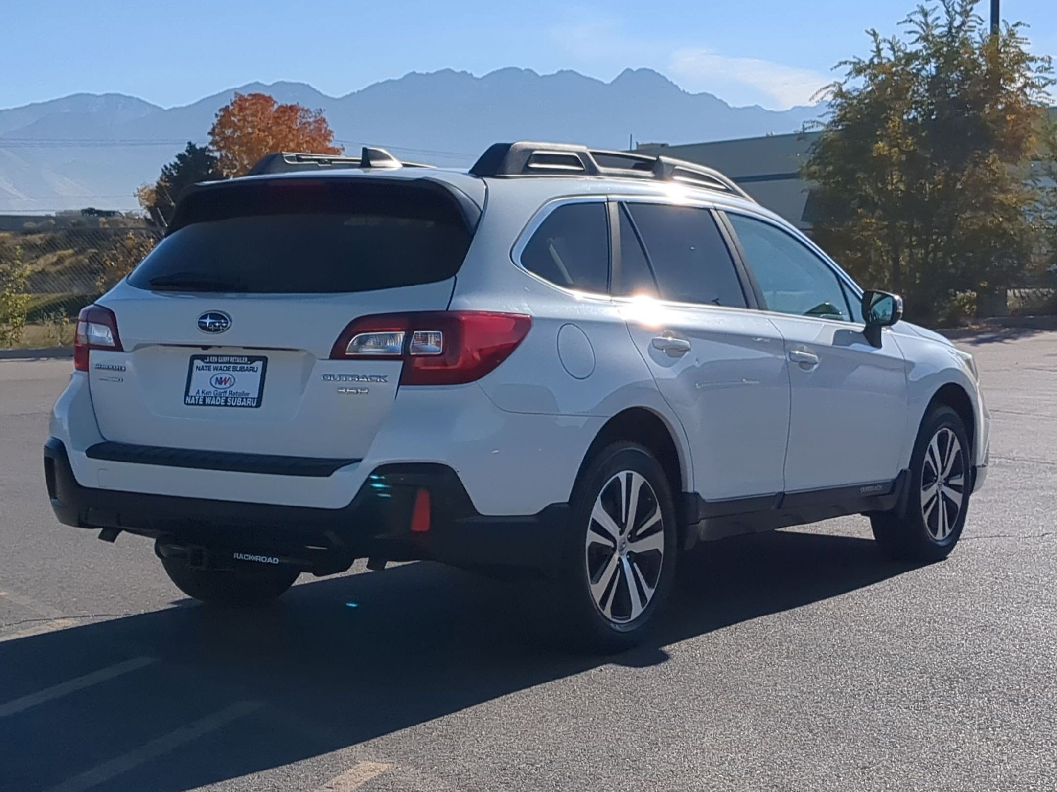 2019 Subaru Outback Limited photo 3