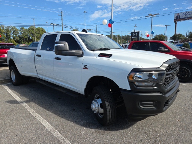 2024 Ram 3500 Tradesman photo 2