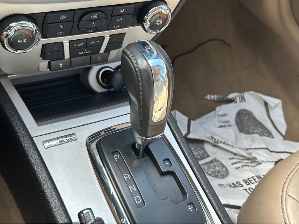2010 Mercury Milan Premier photo 27