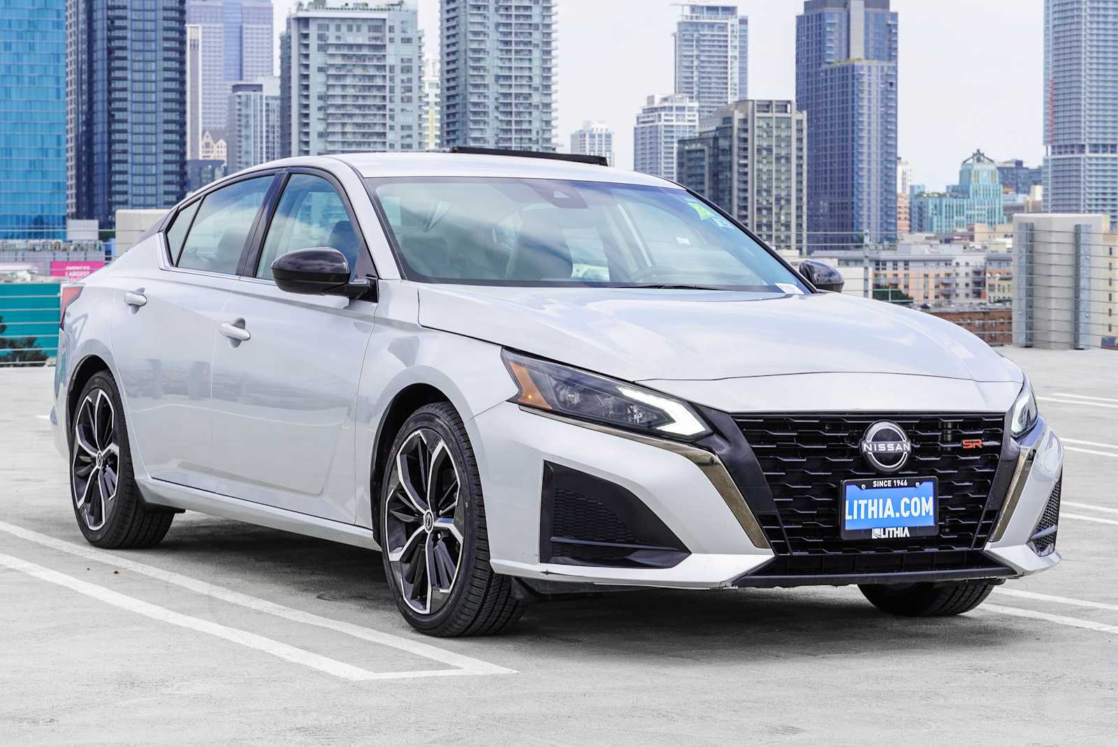 2023 Nissan Altima 2.5 SR photo 3