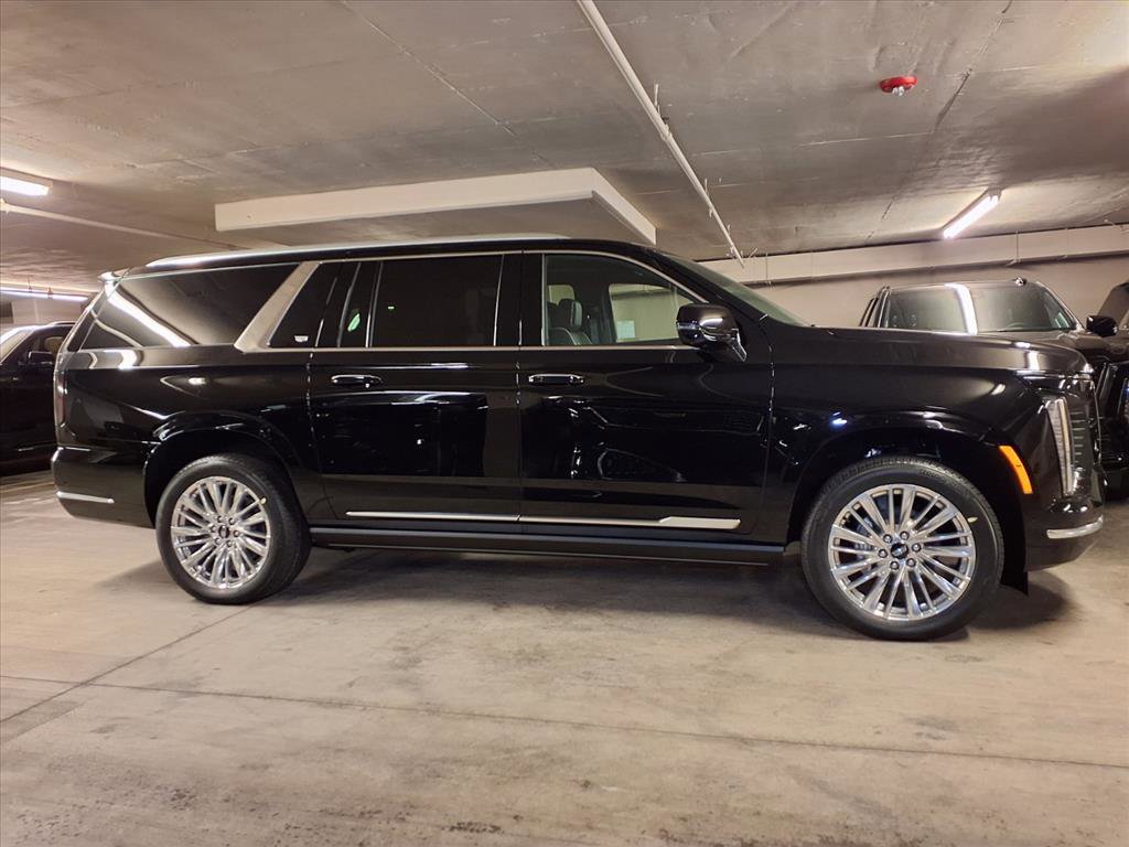 2026 Cadillac Escalade ESV Luxury photo 3
