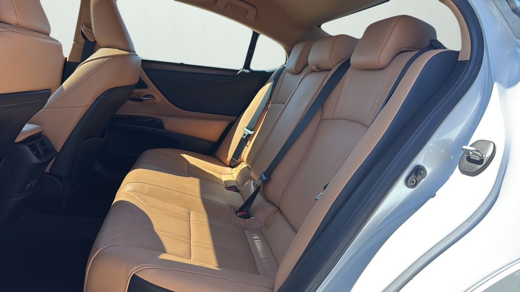 2022 Lexus ES 350 Ultra Luxury photo 11