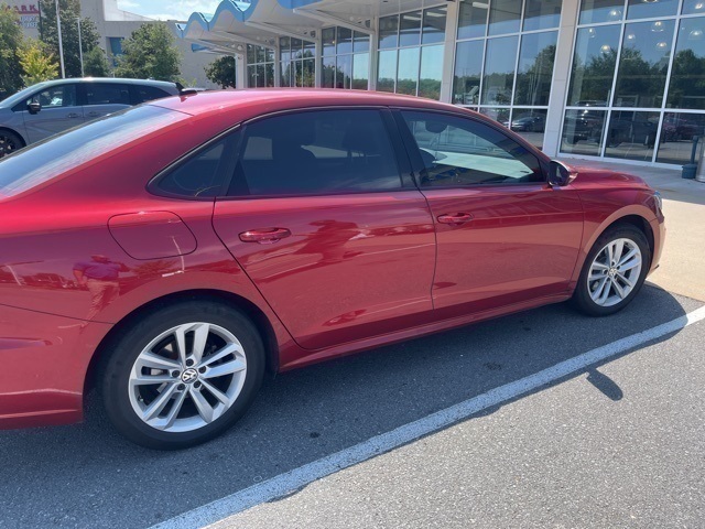 2021 Volkswagen Passat 2.0T S photo 3