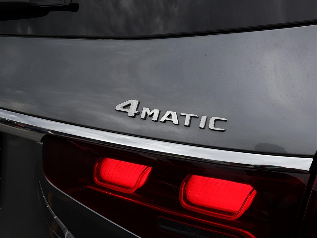2025 Mercedes Benz GLS 580 4MATIC photo 17