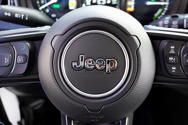 2025 Jeep Wrangler Rubicon 4xe photo 34