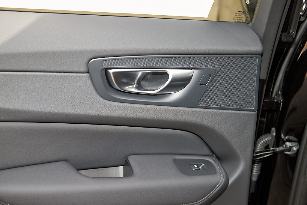 2026 VOLVO XC60 - Image 18