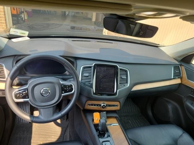 2023 Volvo XC90 Core photo 3