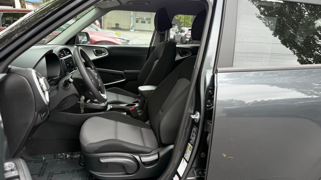 2024 Kia Soul LX photo 10