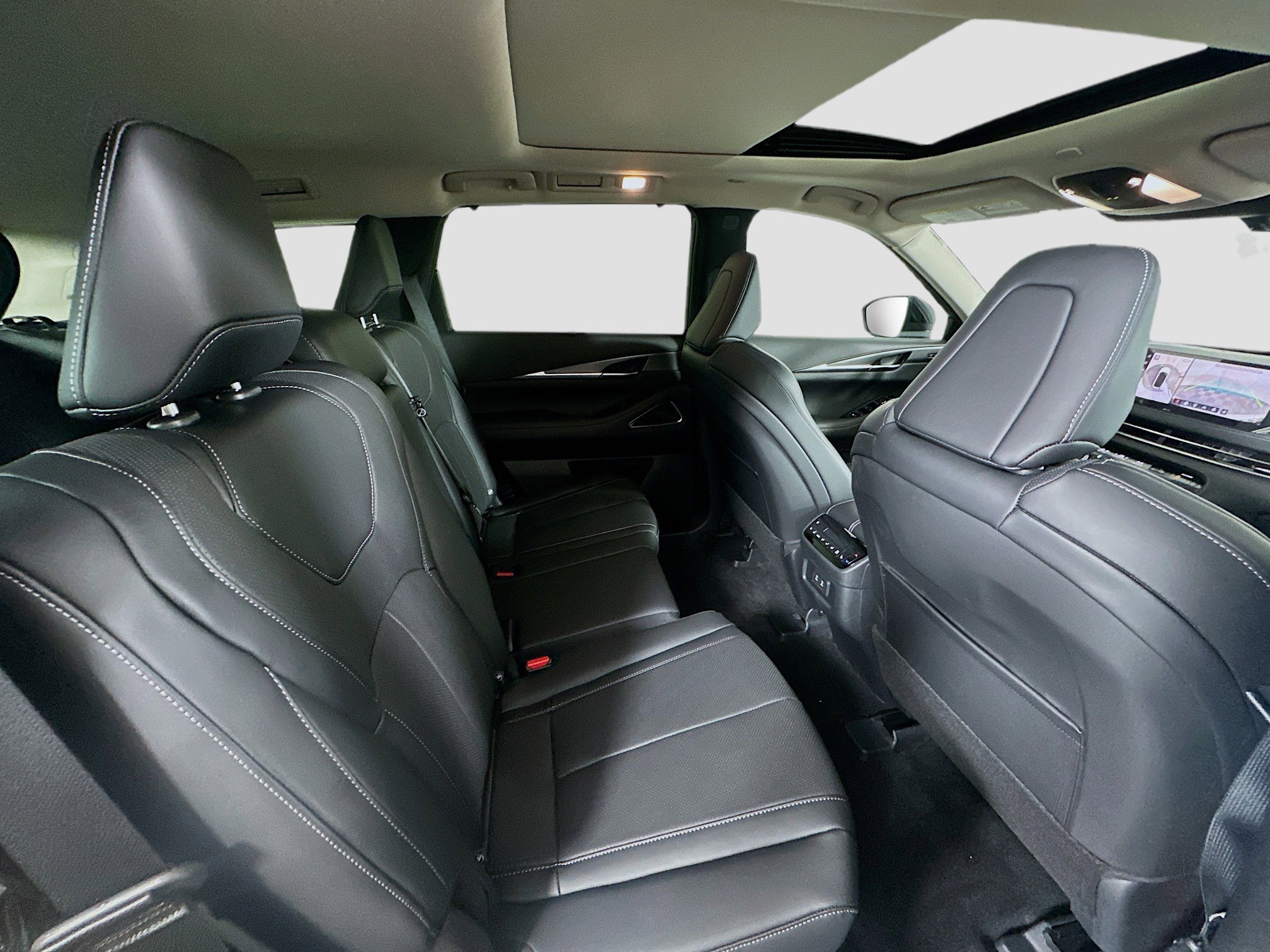 2026 Infiniti QX60 Luxe photo 22