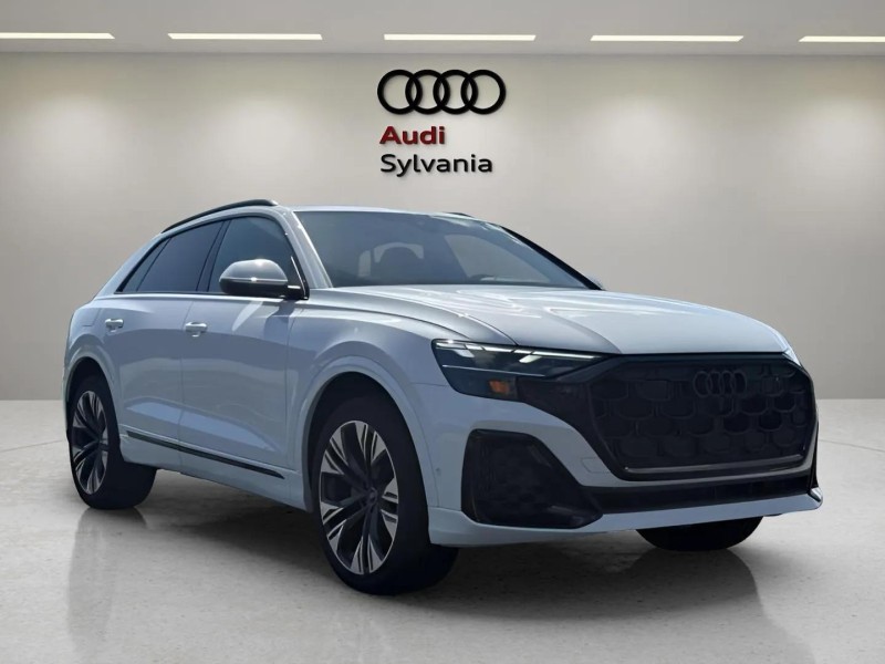 2025 Audi Q8 55 Premium Plus photo 2