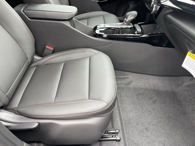 2025 Chevrolet Trax photo 7