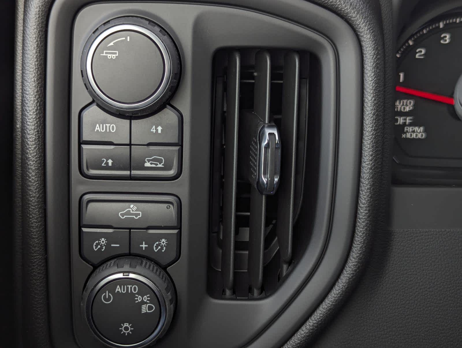 2025 Chevrolet Silverado 1500 photo 18
