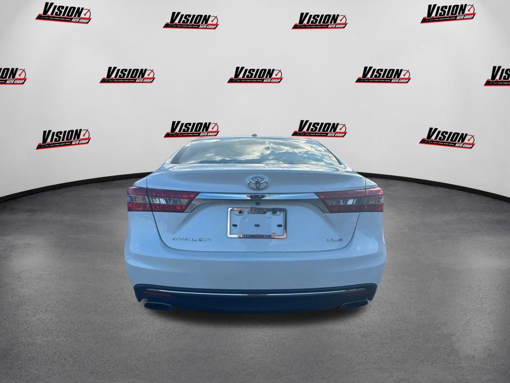2018 Toyota Avalon XLE photo 4