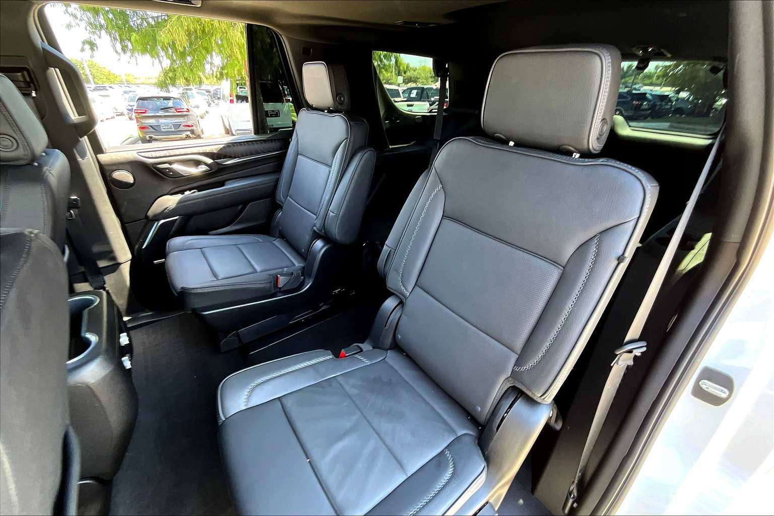2024 Gmc Yukon Denali photo 17