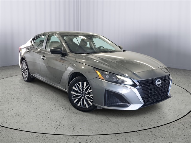 2025 Nissan Altima 2.5 SV photo 2