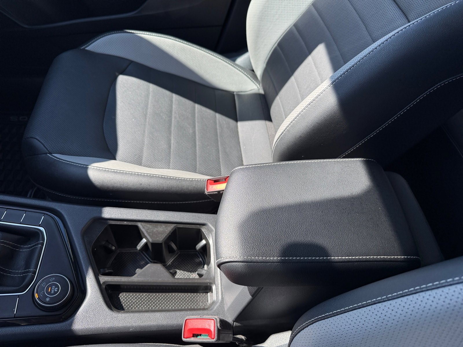 2022 Volkswagen Taos SEL photo 13