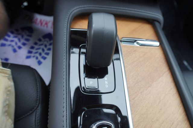 2024 Volvo XC90 B5 Plus photo 33