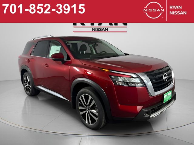2025 Nissan Pathfinder Platinum's photo