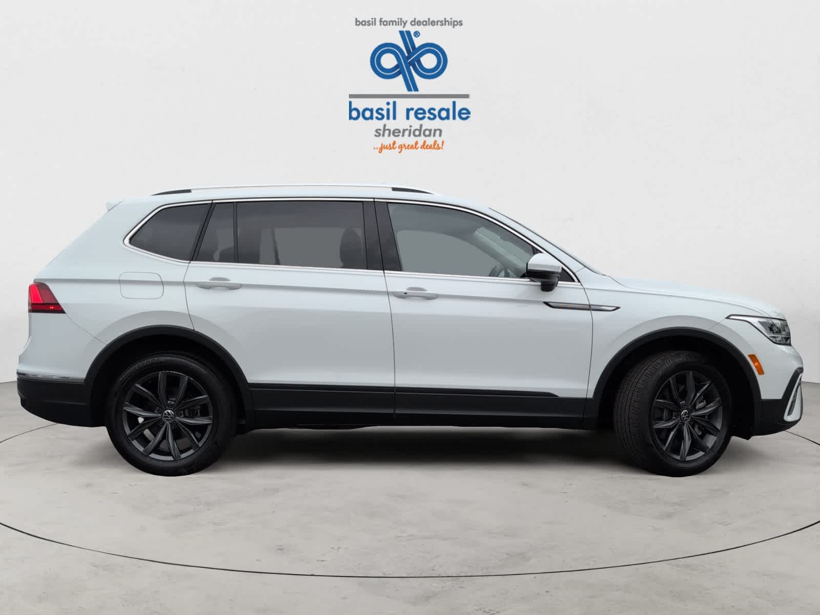 2022 Volkswagen Tiguan SE photo 5