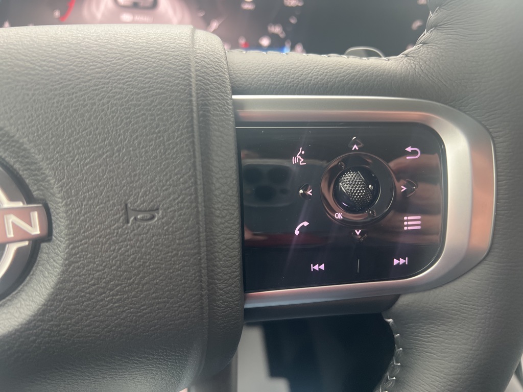 2025 Nissan Armada SV photo 22