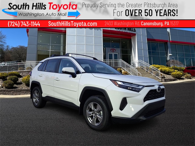 2025 Toyota RAV4 XLE's photo