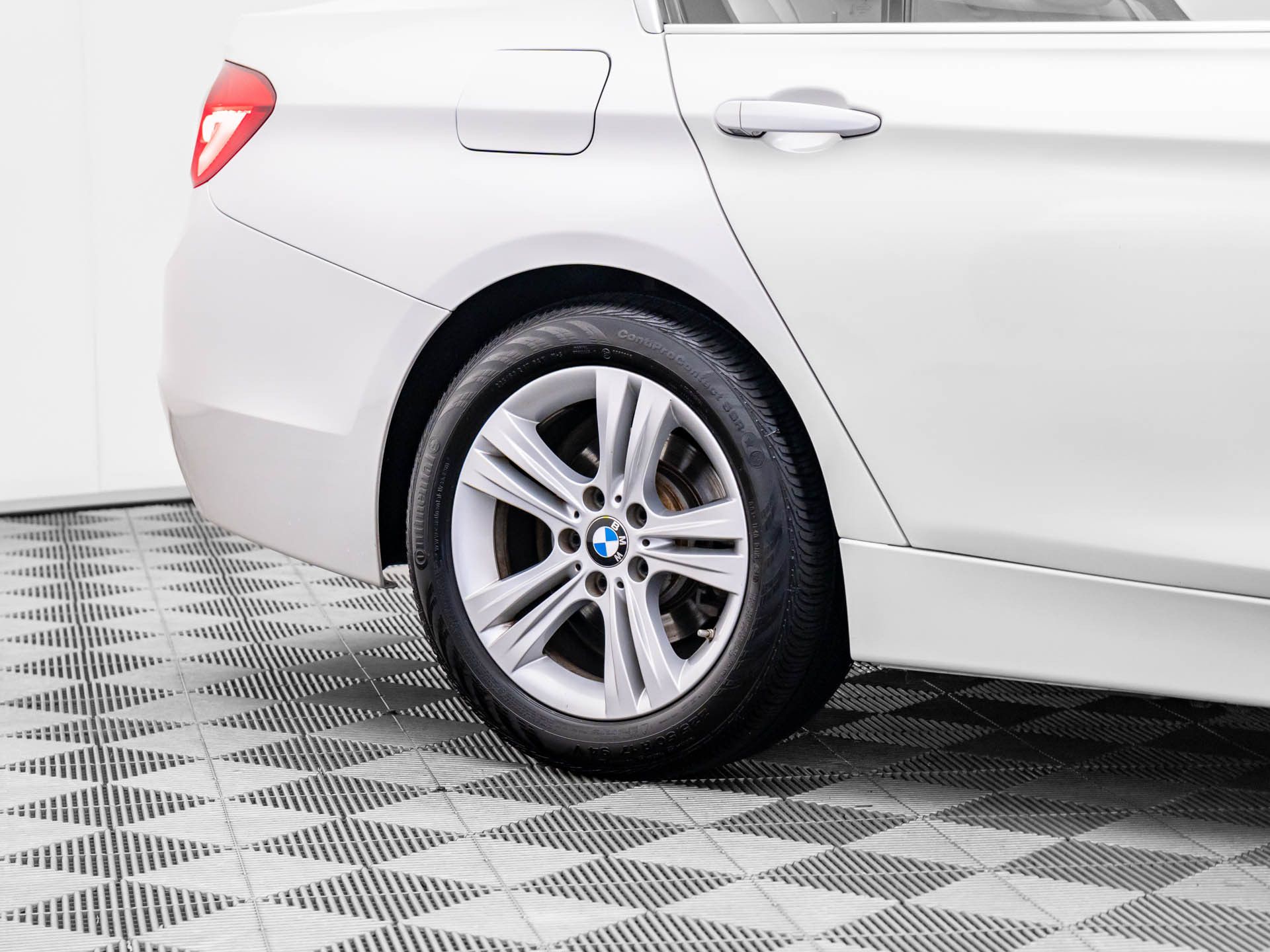 2017 Bmw 330e 3-Series photo 34