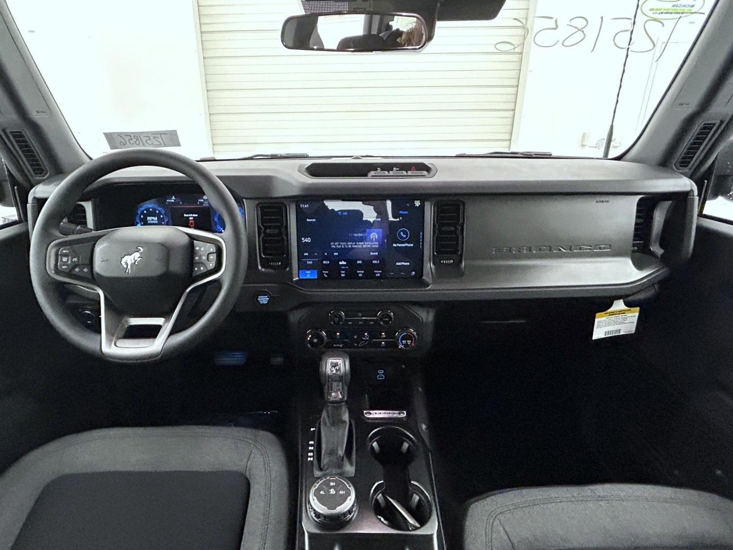 2025 Ford Bronco Base photo 12
