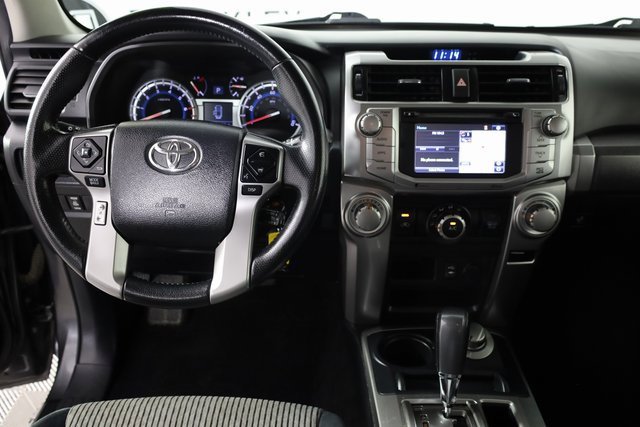 2014 Toyota 4Runner SR5 photo 2