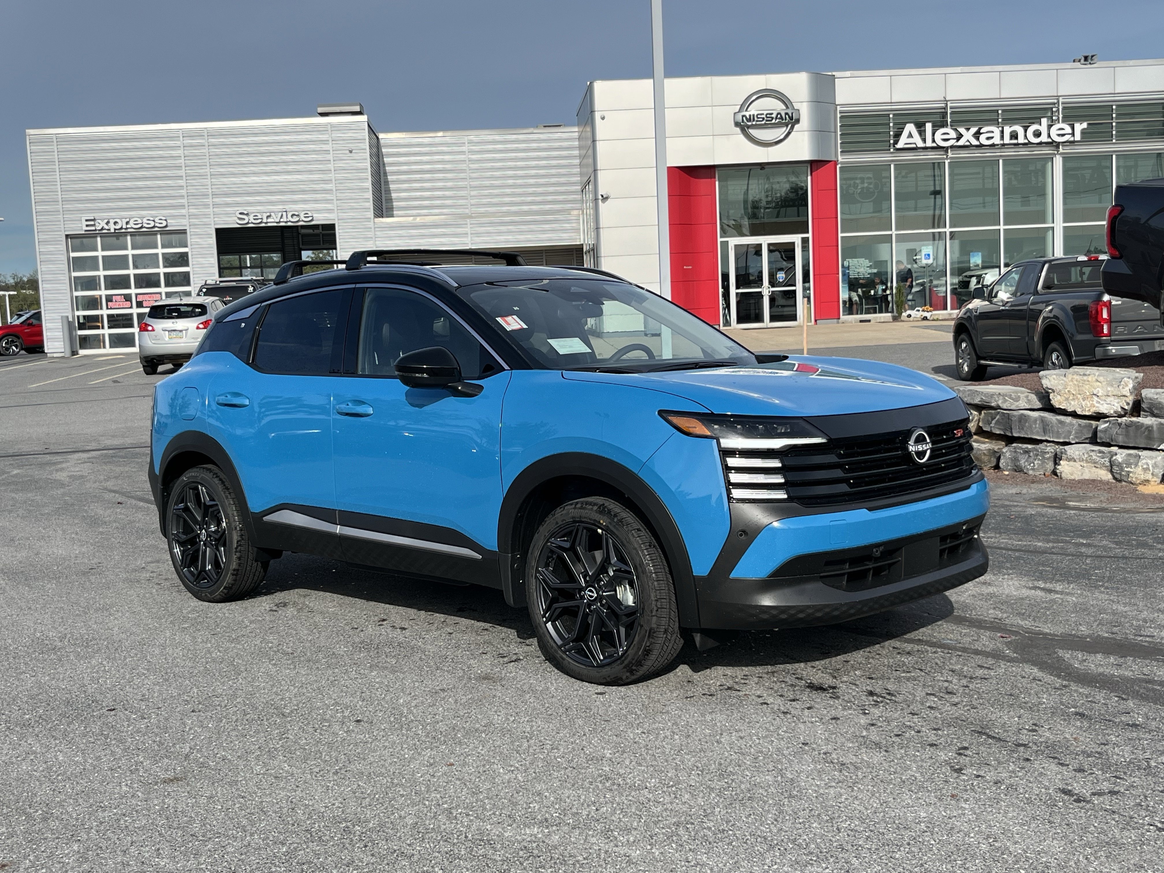 2026 Nissan KICKS SR AWD's photo