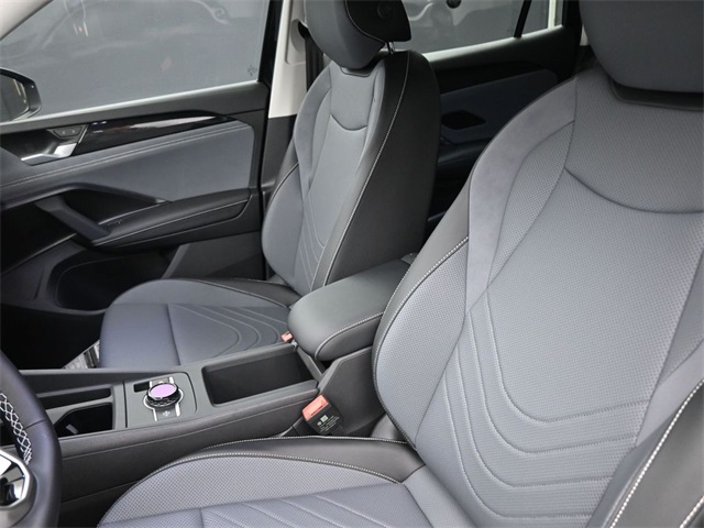 2025 Volkswagen Tiguan SE photo 30
