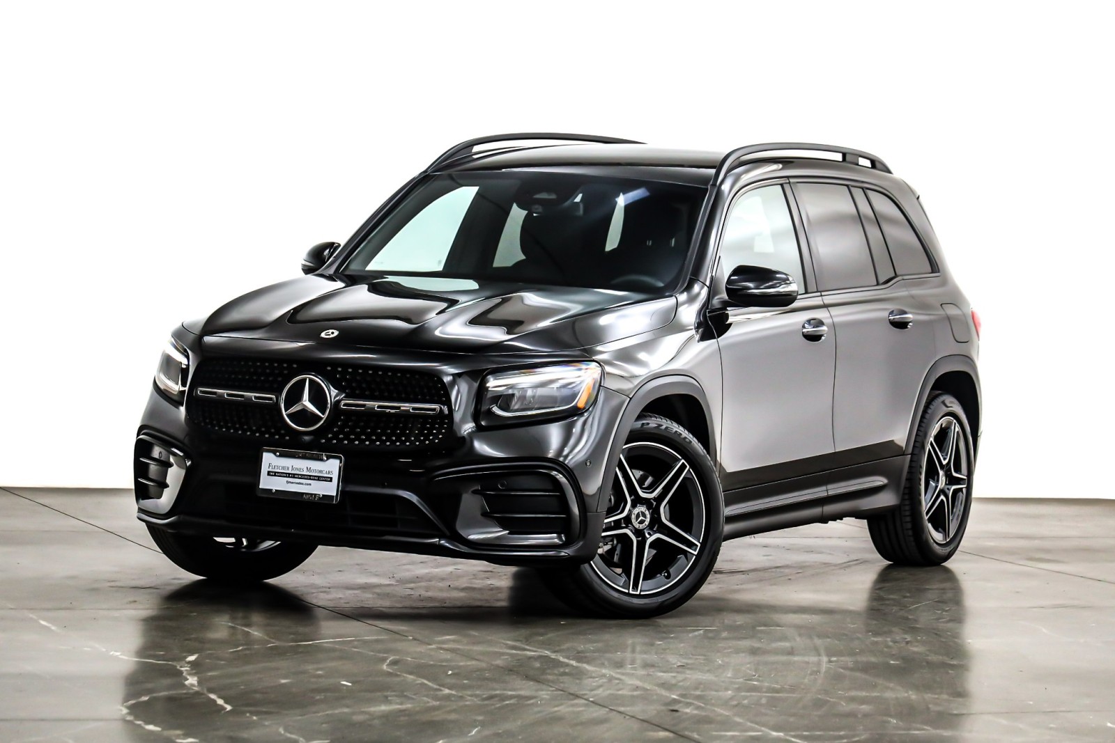2024 Mercedes-Benz GLB Base's photo