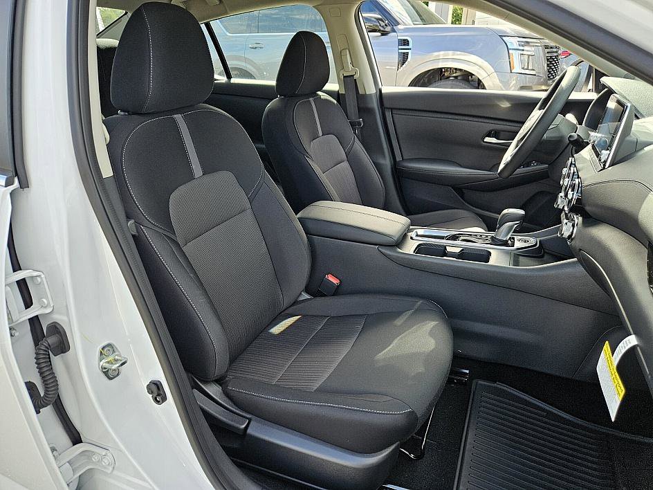 2025 Nissan Sentra SV photo 13