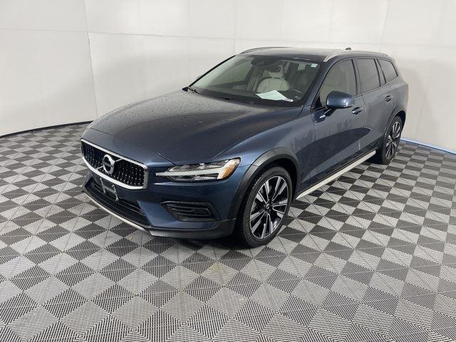 2020 Volvo V60 Cross Country T5 AWD photo 2