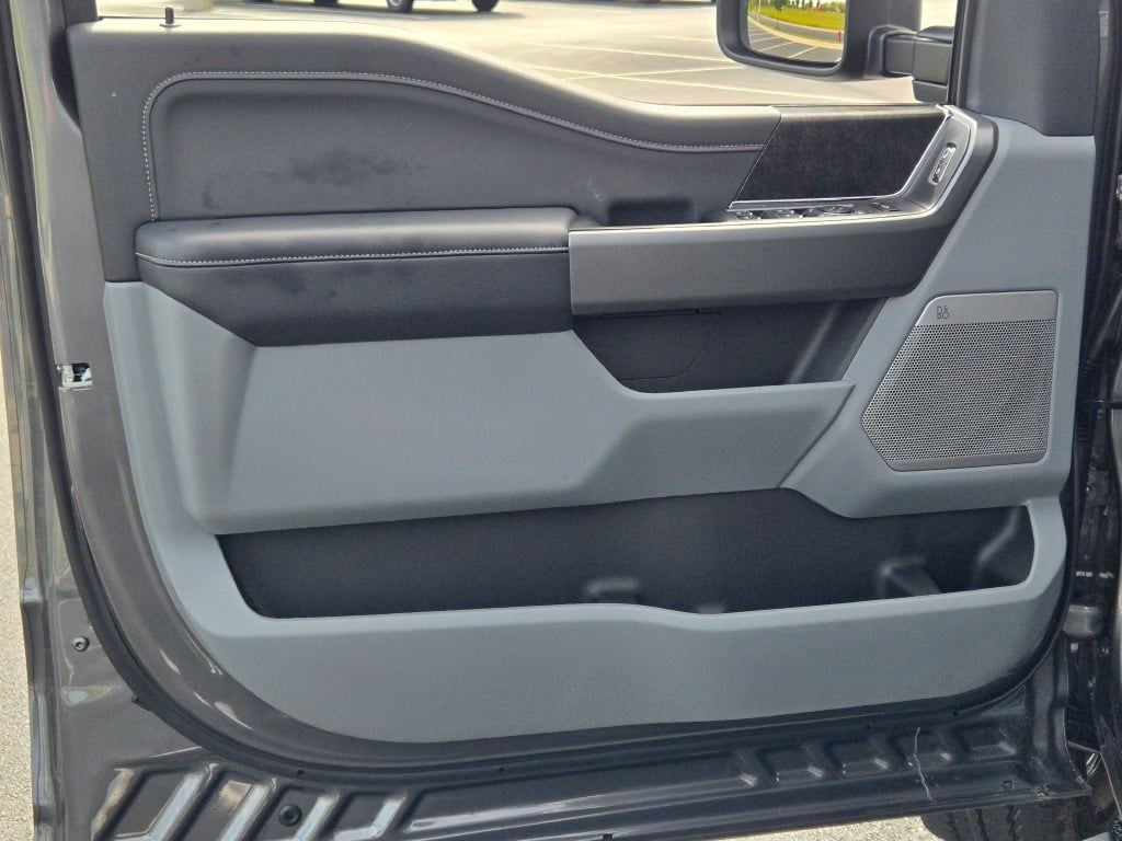 2026 Ford F-350 photo 16